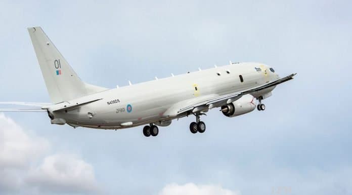Boeing P-8A Poseidon beim Erstflug für Royal Air Force