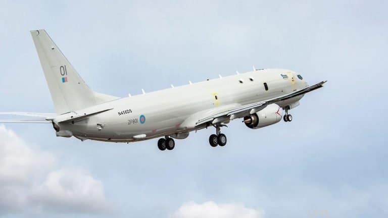 Boeing P-8A Poseidon beim Erstflug für Royal Air Force