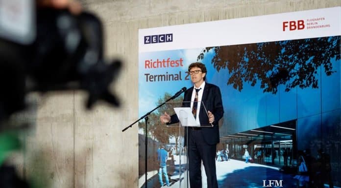 Flughafen BER: Terminal 2 feiert Richtfest
