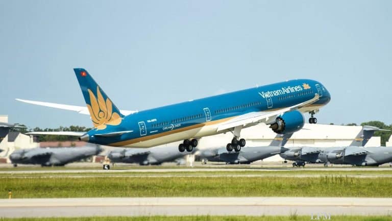 Vietnam Airlines erhält ersten Dreamliner Boeing 787-10