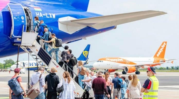 Flughäfen Berlin ziehen Millionen-Bilanz zum Ferienende