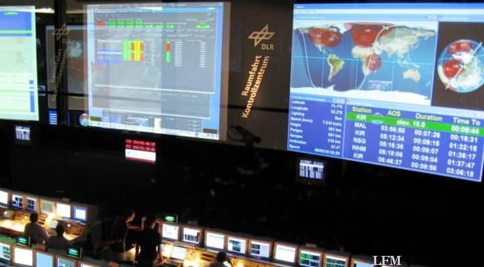 EDRS-Kontrollraum im GSOC: Das Deutsche Raumfahrtkontrollzentrum (GSOC) in Oberpfaffenhofen ist für die Steuerung der Nutzlasten in EDRS, die Kontrolle des Satelliten EDRS-C und den Betrieb der Empfangsstationen verantwortlich.