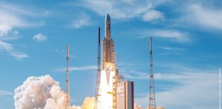 Bilderbuchstart der Ariane 5ECA mit dem EDRS C-Satelliten: Am 06. August um 21:30 Uhr Mitteleuropäischer Sommerzeit (16:30 Uhr Ortszeit Kourou) startete eine Trägerrakete Ariane 5 ECA mit dem ersten eigenen Satelliten des europäischen Datenrelaissystems EDRS in den geostationären Orbit. Bei dem Start von Europas Raumflughafen in Kourou in Französisch-Guayana war als weitere Nutzlast zudem der Satellit Intelsat-39 an Bord.