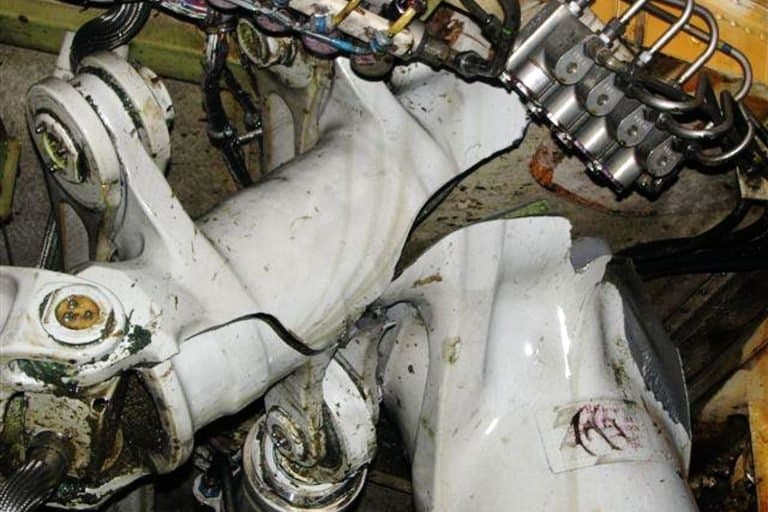 Das rechte Wing-Landing-Gear im Bereich des Trunnion, der hinteren Lagerung des Fahrwerkzylinders, war gebrochen.