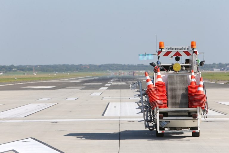 Hamburg Airport: Alle Start- und Landerichtungen nach Wartungsarbeiten an den Start- und Landebahnen 15/33 wieder freigegeben.