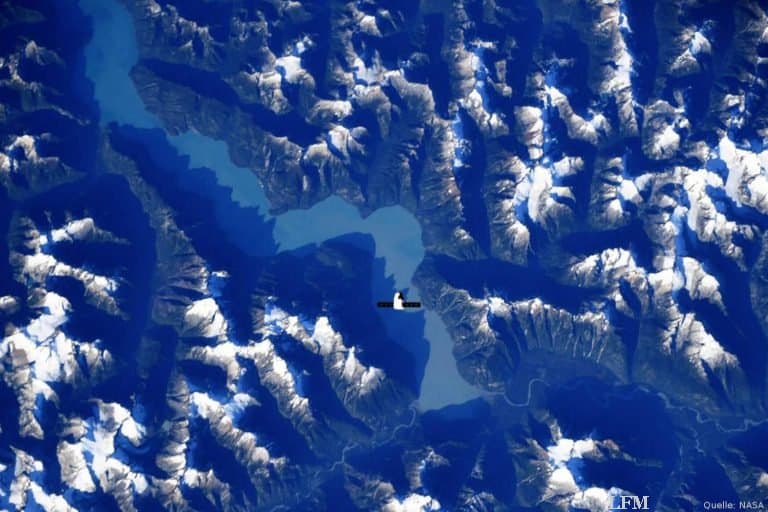 Dragon-Kapsel mit CIMON an Bord