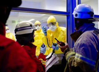 Berlin Airport: Seuchenübung am Flughafen Tegel