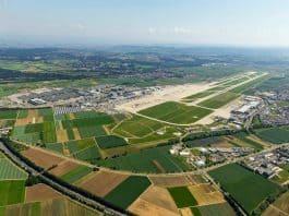 Flughafen Stuttgart: Pistenlärm durch Bauarbeiten auf der Landebahn bei Nacht