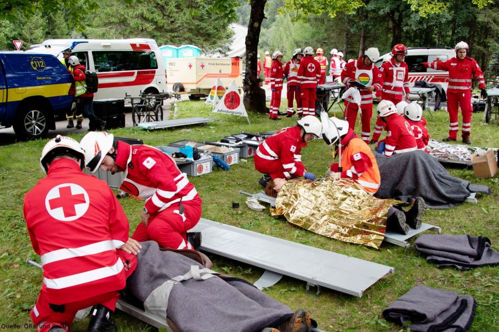 Einsatzkräfte während der Steirischen Erdbebenübung.