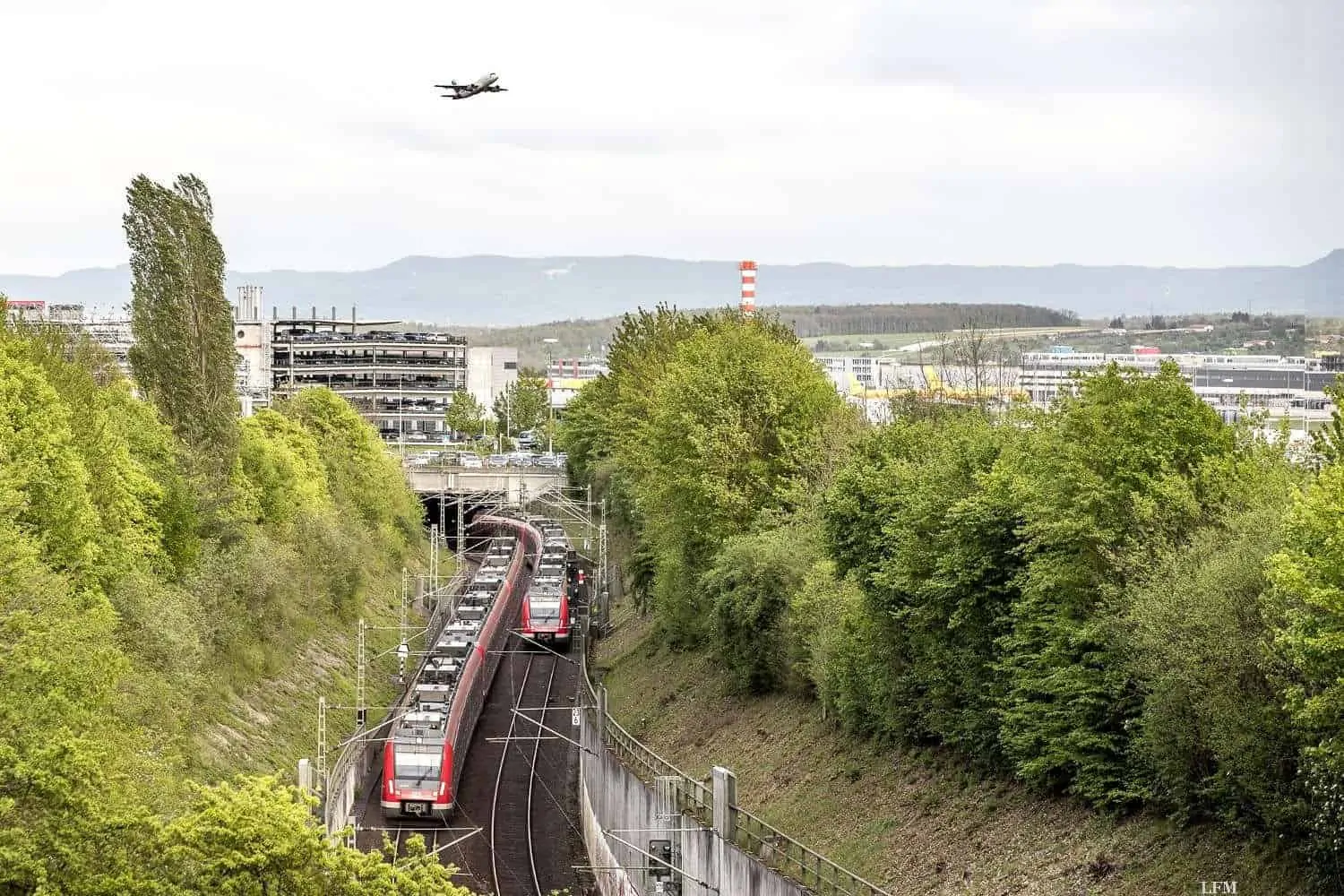 Autofreier Sonntag: Gratis ÖPNV zum Flughafen Stuttgart