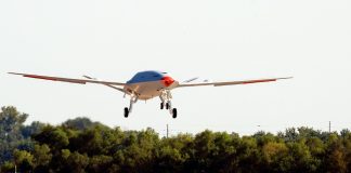 Boeing Tankerdrohne MQ-25 der US Navy meistert Erstflug