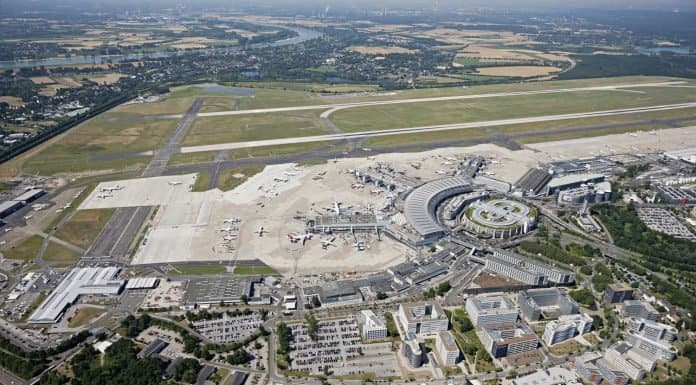 Flughafen Düsseldorf meldet ganztägigen Streik von ver.di und Komba Flughafen Düsseldorf Luftaufnahme