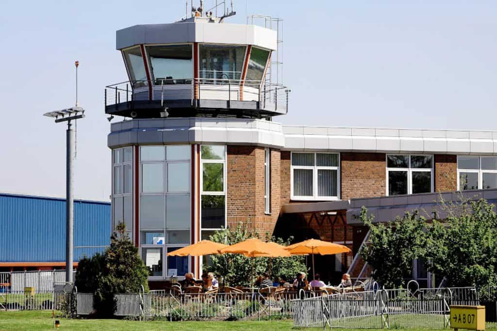 Aktueller Flughafentower des Flughafen Emden.