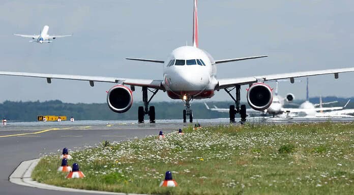 Flughafen Düsseldorf: Pünktlichkeit statt Nachtflüge Flughafen Düsseldorf: Pünktlichkeit statt Nachtflüge