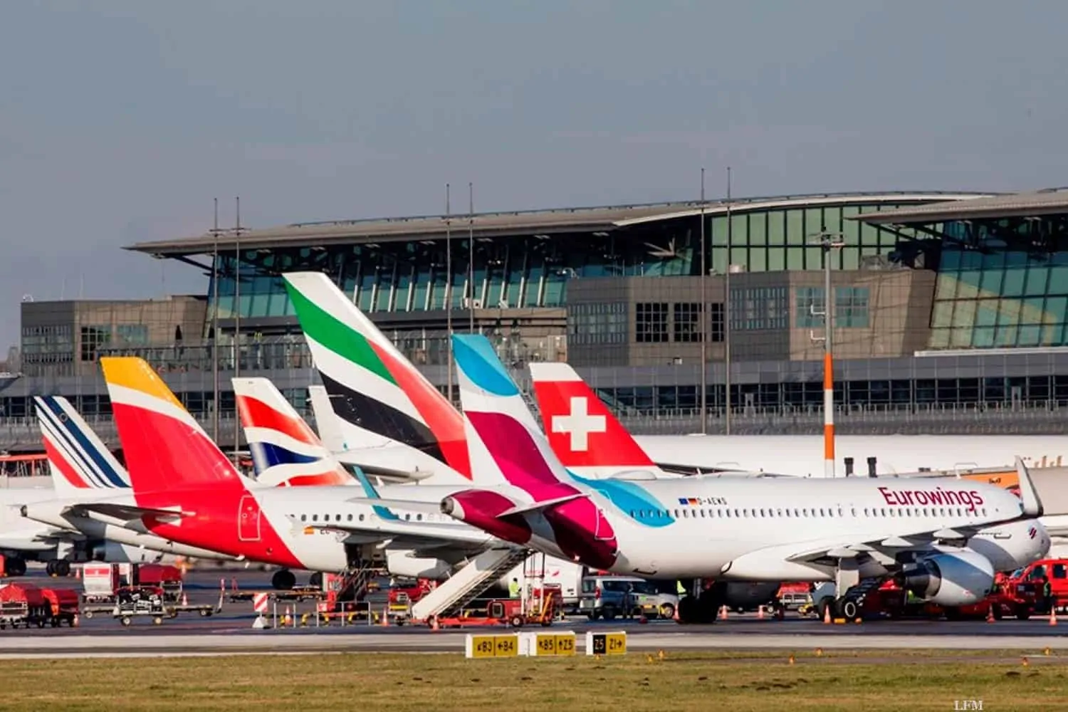 Reisewelle am Flughafen Hamburg: Der Airport gibt Tipps