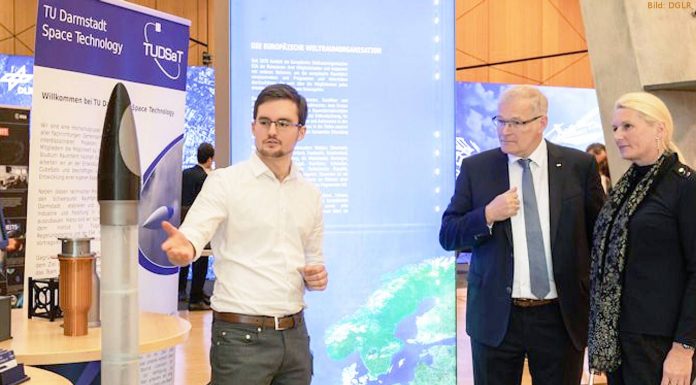 TUDSaT: TU-Studenten arbeiten an Satelliten und Raketen TU Darmstadt Space Technology e.V. (TUDSaT)