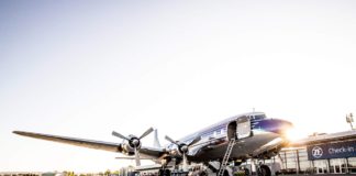 Douglas DC-6 zu Besuch am Flughafen Firiedrichshafen