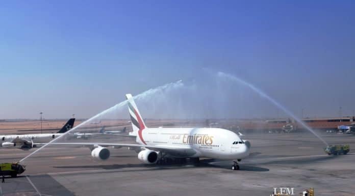 Emirates Airbus A380 fliegt drei Klassen nach Kairo Emirates Airbus A380 fliegt drei Klassen nach Kairo