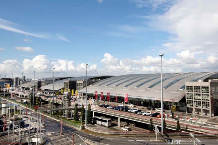 Gefahrenkoffer blockiert Gepäck am Hamburg Airport