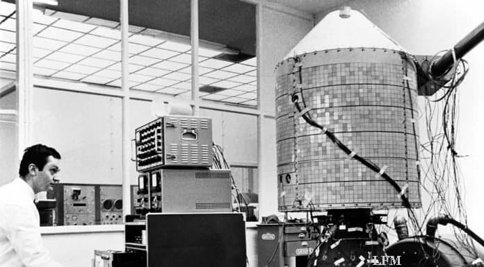 Satellit Azur: Deutschland wurde zur Raumfahrtnation Satellit Azur: Deutschland wurde zur Raumfahrtnation