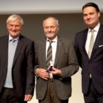 Dr. Berndt Feuerbacher erhielt die Ehrenmitgliedschaft der DGLR