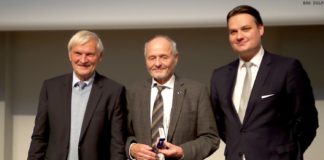 Dr. Berndt Feuerbacher erhielt die Ehrenmitgliedschaft der DGLR