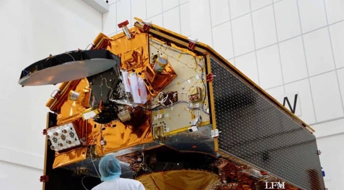 Airbus testet Sentinel-6 für den Weltraum in Ottobrunn Airbus testet Sentinel-6 für den Weltraum in Ottobrunn