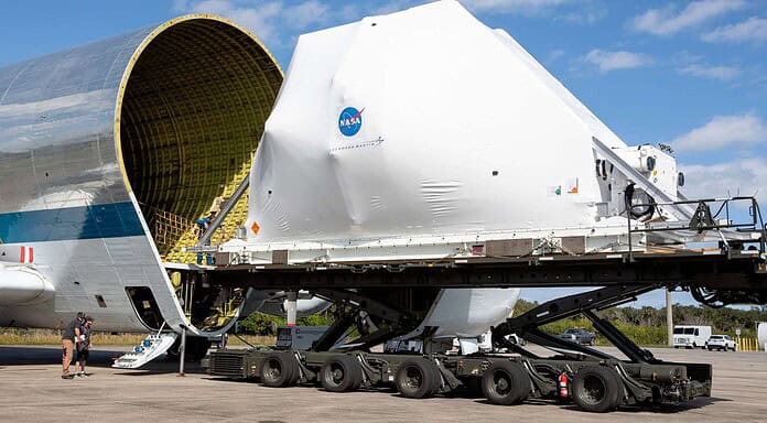 Super Guppy fliegt Raumschiff Orion zum Härtetest Super Guppy fliegt Raumschiff Orion zum Härtetest