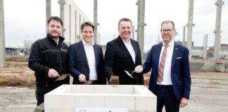 Fraport und Swissport legen Grundstein für neue Luftfrachthalle