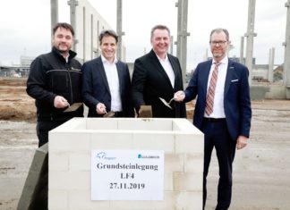 Fraport und Swissport legen Grundstein für neue Luftfrachthalle