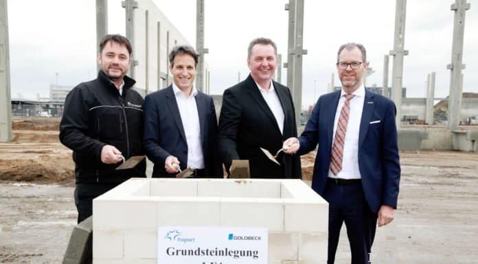 Fraport und Swissport: Grundstein für Luftfrachthalle Fraport und Swissport legen Grundstein für neue Luftfrachthalle