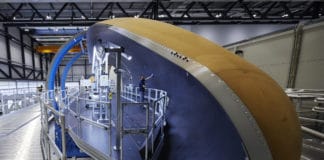 Herstellung von Ariane 5-Nutzlastverkleidungen in Emmen