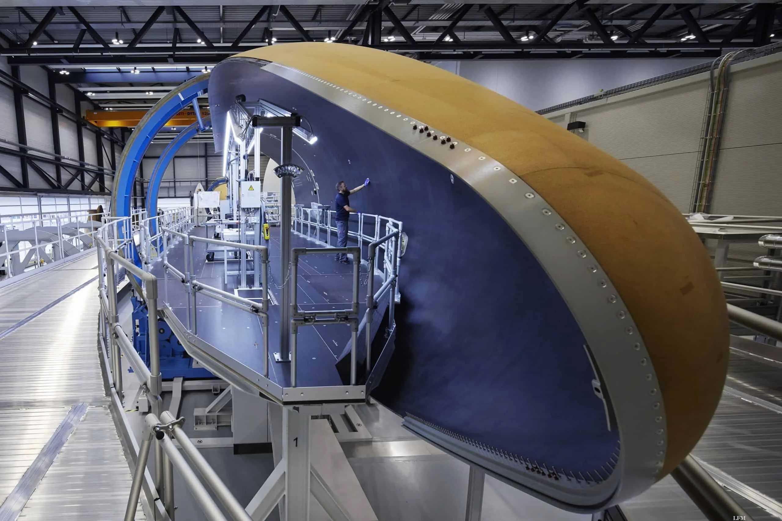 Herstellung von Ariane 5-Nutzlastverkleidungen in Emmen
