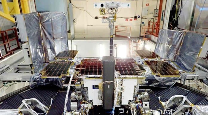 Airbus testet Marsfahrzeug ExoMars im Vakuum Marsfahrzeug ExoMars 18 Tage im Vakuum-Test