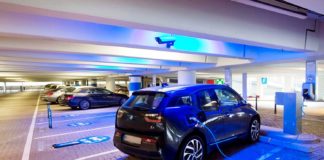 Flughafen Hamburg Mitarbeiter tanken gratis Strom