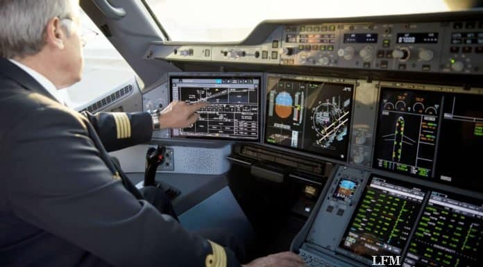Airbus A350 XWB mit Touchscreen und Glas-Cockpit