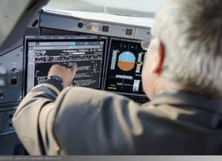 Airbus A350 XWB mit Touchscreen und Glas-Cockpit