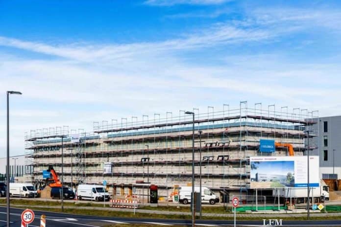 Flughafen BER: Richtfest für das neue Dienstgebäude der Bundespolizei