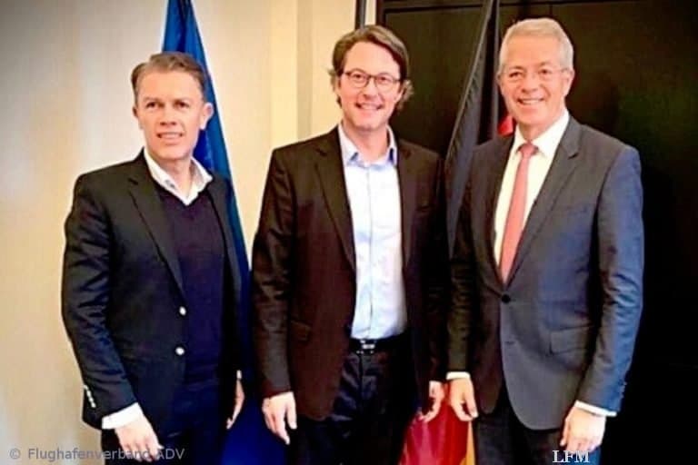 Ralph Beisel, Bundesverkehrsminister Andreas Scheuer und Dr. Ste­fan Schulte, Präsident des Flughafenverbandes (v. l.)