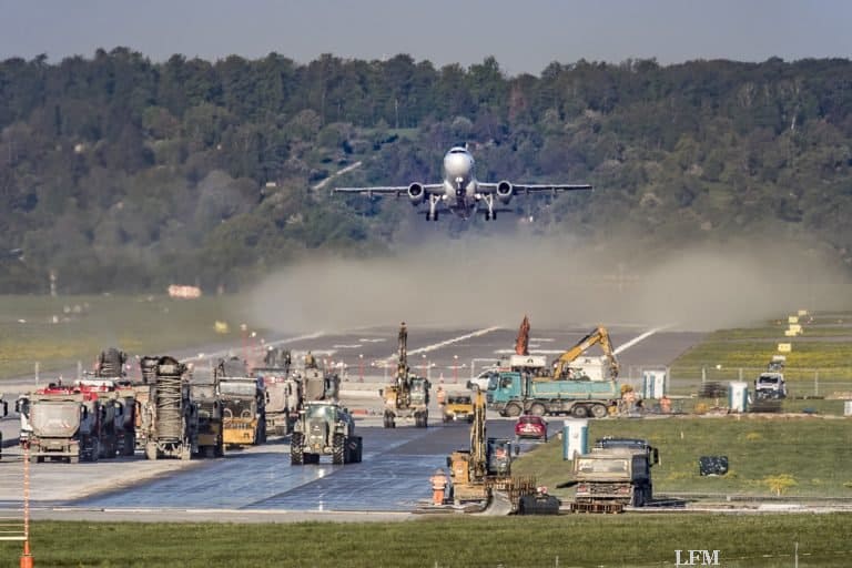 Flughafen Suttgart nimmt Flugbetrieb wieder auf