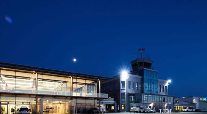 Paderborn-Lippstadt Airport: Vorfeld und Verwaltungsgebäude