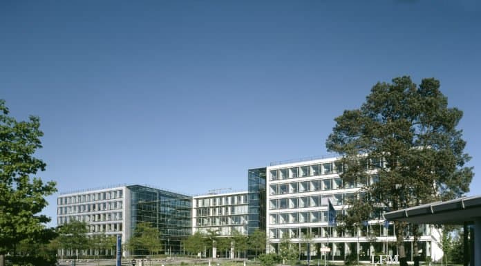 MICCA der DFS für die Flugsicherung Lettlands DFS-Unternehmenszentrale Langen (Quelle: DFS Deutsche Flugsicherung GmbH)