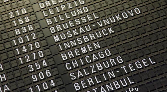 Ende der Reisewarnung: Flugziele ab Frankfurt nehmen zu Flughafen Frankfurt Anzeigetafel