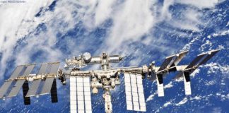 Seit 20 Jahren im All: die Internationale Raumstation. Die ISS ist ein einzigartiges Labor für Experimente, die in keiner wissenschaftlichen Einrichtung auf der Erde durchgeführt werden können. Deutschland ist über die ESA mit rund 45 Prozent an der Wissenschaft auf der ISS beteiligt.