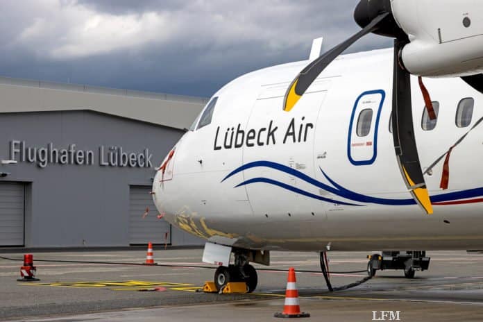Lübeck Air ATR 72-500 am Flughafen Lübeck