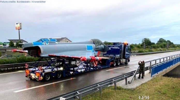 Eurofighter auf der Straße nach Kaufbeuren Eurofighter auf der Straße nach Kaufbeuren