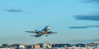 Flughafen Stuttgart: Fluggeschehen und Ferienauftakt