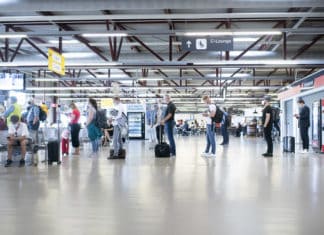 In den Terminals in Schönefeld und Tegel ist das Tragen eines Mund-Nasen-Schutzes für Reisende Pflicht.