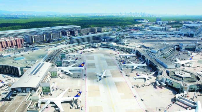 Flughafen Frankfurt veröffentlicht niedrige Verkehrszahlen Fraport Terminal 1 - Luftaufnahme