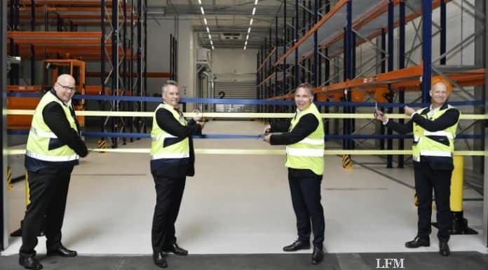 Lufthansa Cargo Pharma-Hub für München und Chicago V.l.n.r.: Johannes Zinkl, Lufthansa Cargo Head of Hub Management München, Ola Hansson, Lufthansa Hub CEO München, Harald Gloy, Lufthansa Cargo Vorstand Operations, Jost Lammers, Vorsitzender der Flughafen München GmbH